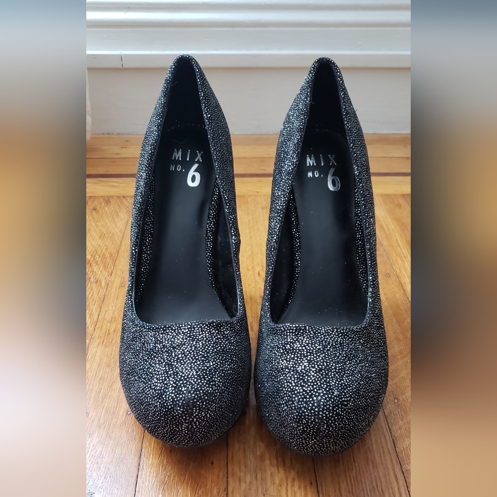 Heels - Picture 2 of 4